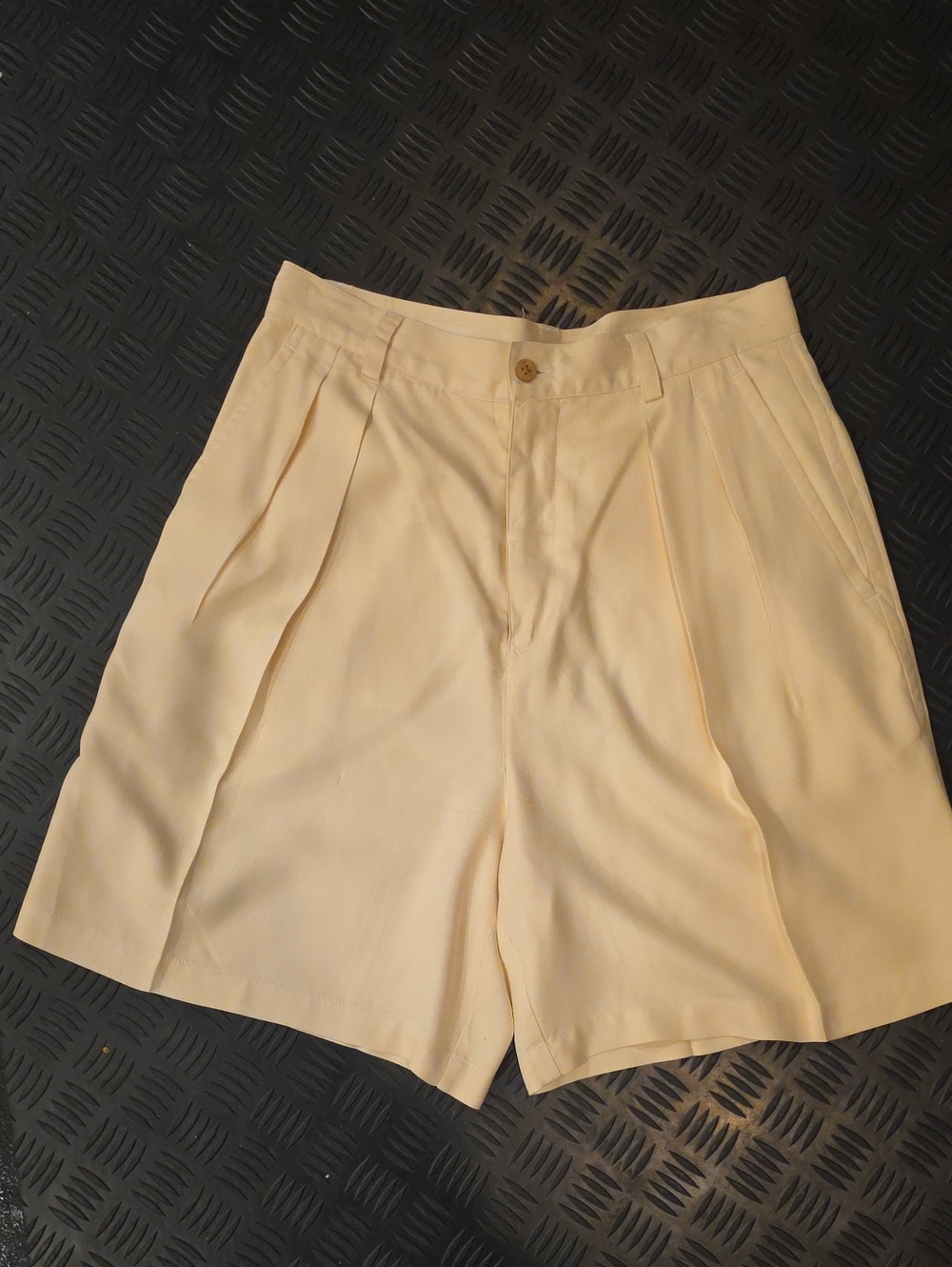 Tommy BAHAMA Classic High-Waist Cream Women’s PLEATED Shorts